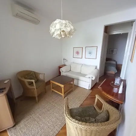 Maya Apartment