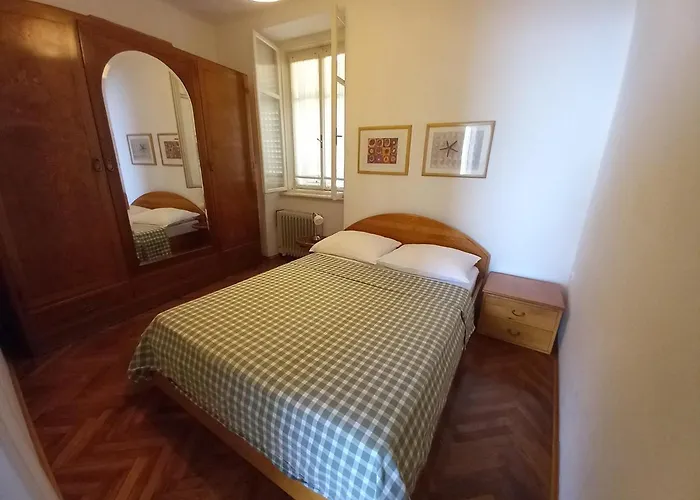 Maya Apartment